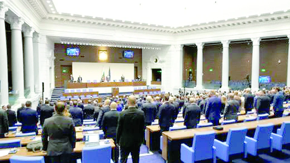 Парламентът гласува оставката на Десислава Атанасова