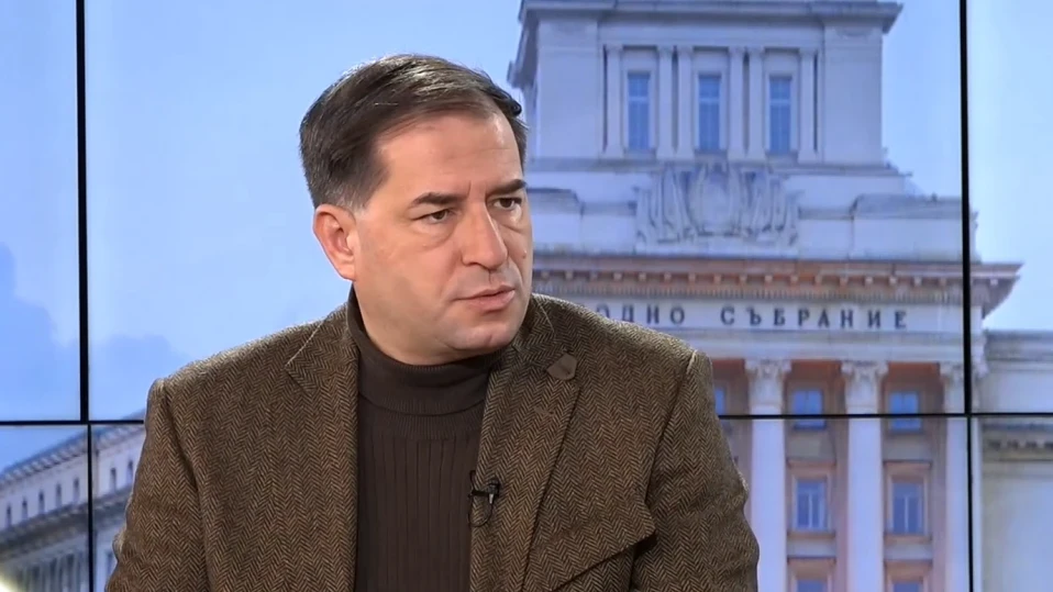 Доц. д-р Борислав Цеков: Искането на Радев е посегателство върху независимостта на съда