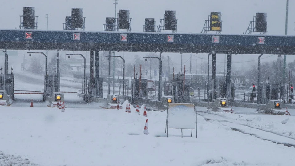 Ограничават движението по магистралата Атина-Ламия заради ремонт