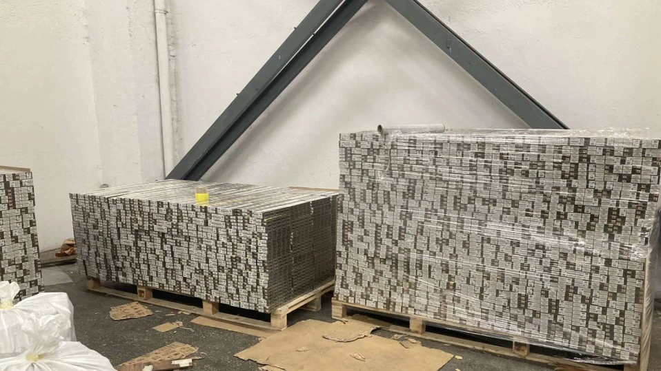 Откриха контрабандни цигари, укрити в мебели на "Капитан Андреево"