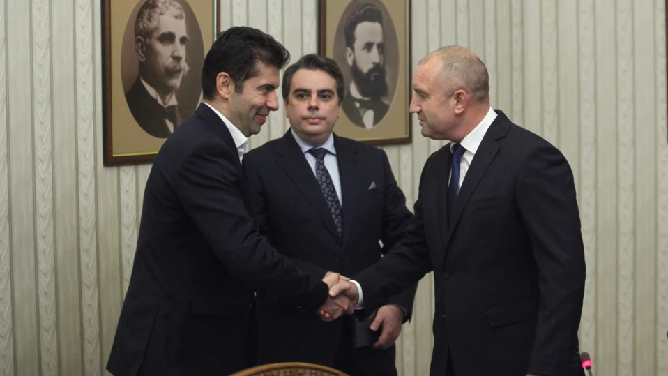 Тежък мач на политическия ринг - „г-н Магнитски“ срещу „мистър Кеш“