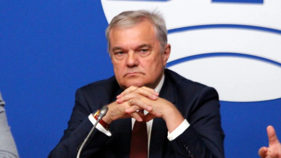 Румен Петков: Тагарев е заминал за САЩ неканен