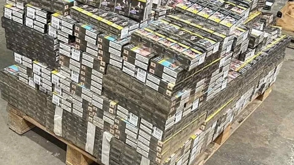 Откриха контрабандни цигари в два товарни автомобила на МП Лесово (СНИМКИ)