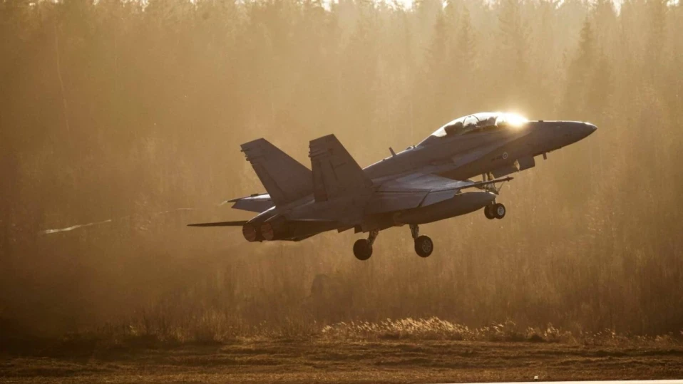 Финландски изтребители F/A-18 Hornet ще охраняват небето ни