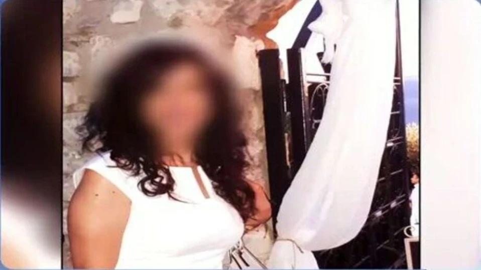 Арестуваха бавачка в Каламата за малтретиране на деца