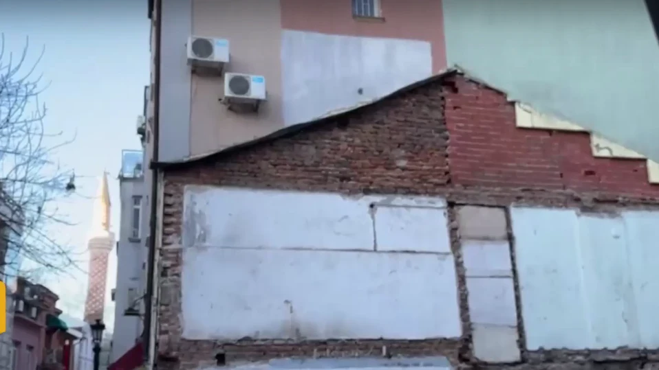 Семейство се изсели от дома си заради свлачище, предизвикано от строеж в Пловдив