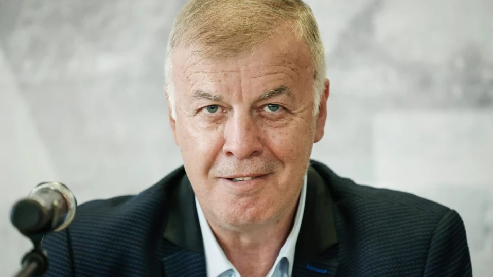 Сираков: Оставя ли акциите, „Левски“ много бързо ще фалира