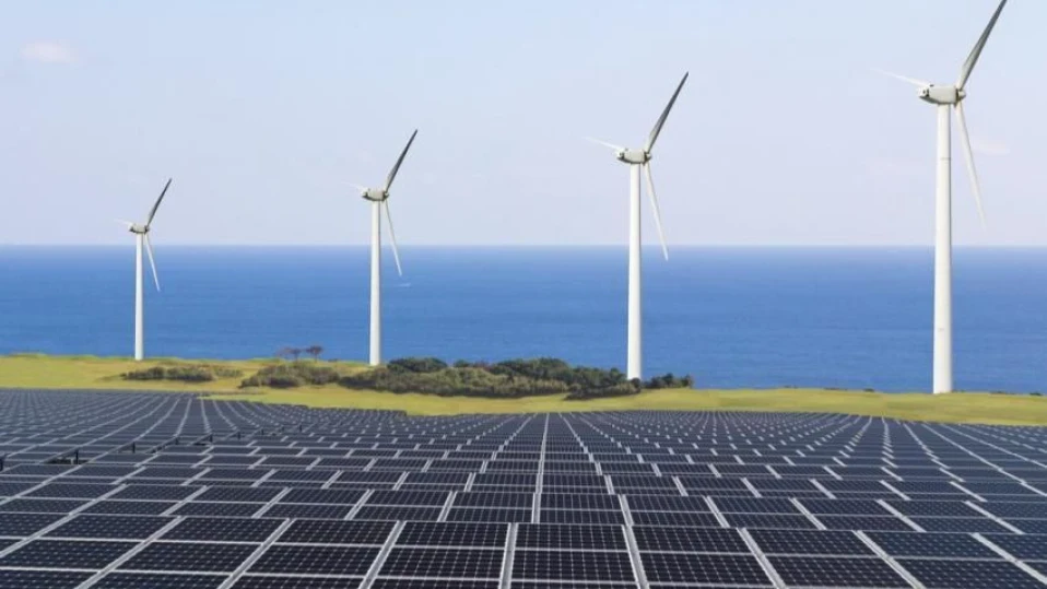 Ръководителят на Total: Зелената енергия няма да бъде по-евтина, това е мит