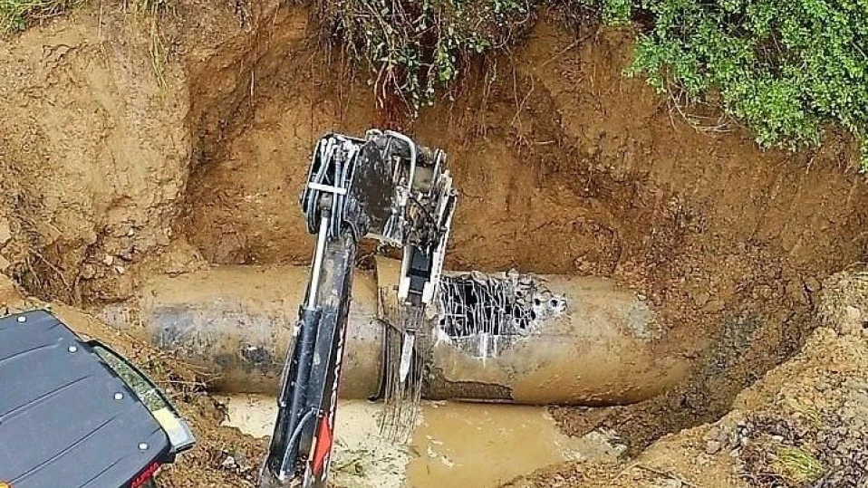Авария на централен водопровод остави без вода четири общини във Великотърновска област