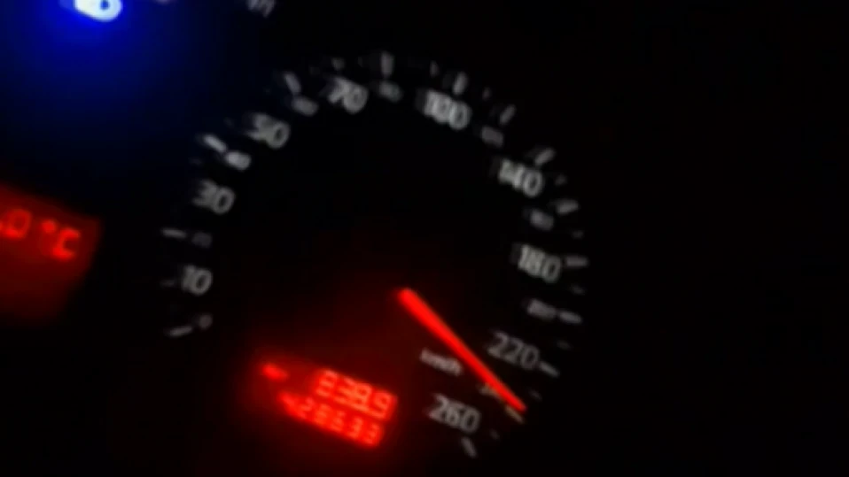 Спряха от движение колата на джигита, карал с 260 км/час по Околовръстното в София