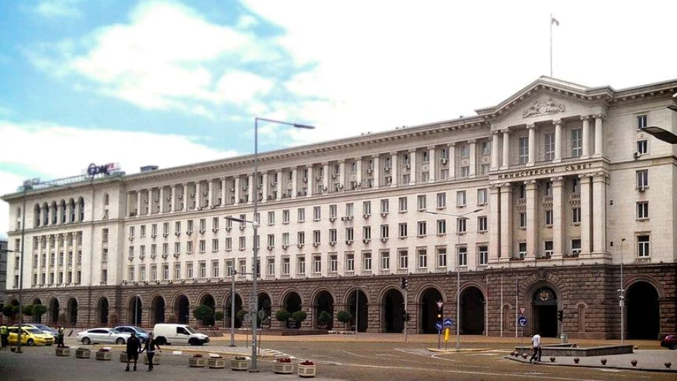 В цветовете на украинското знаме ще осветят сградата на Министерския съвет на 24 февруари