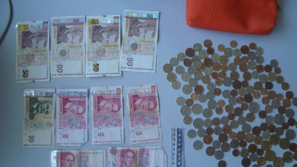 Задържаха извършител на серия кражби на територията на жилищна кооперация (СНИМКИ)