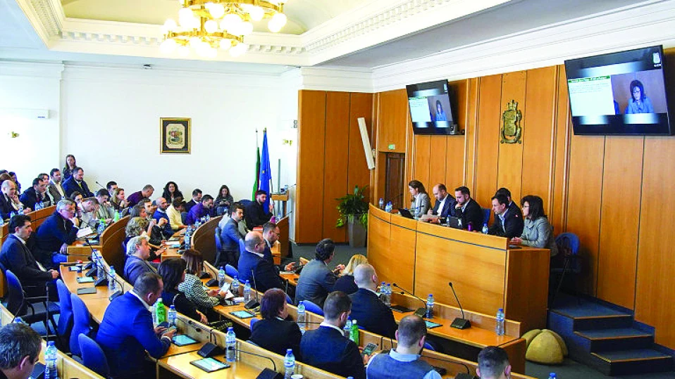 Районните кметове отговарят за санирането в София (Обзор)