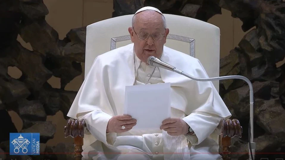 Папа Франциск отново е приет в болница в Рим