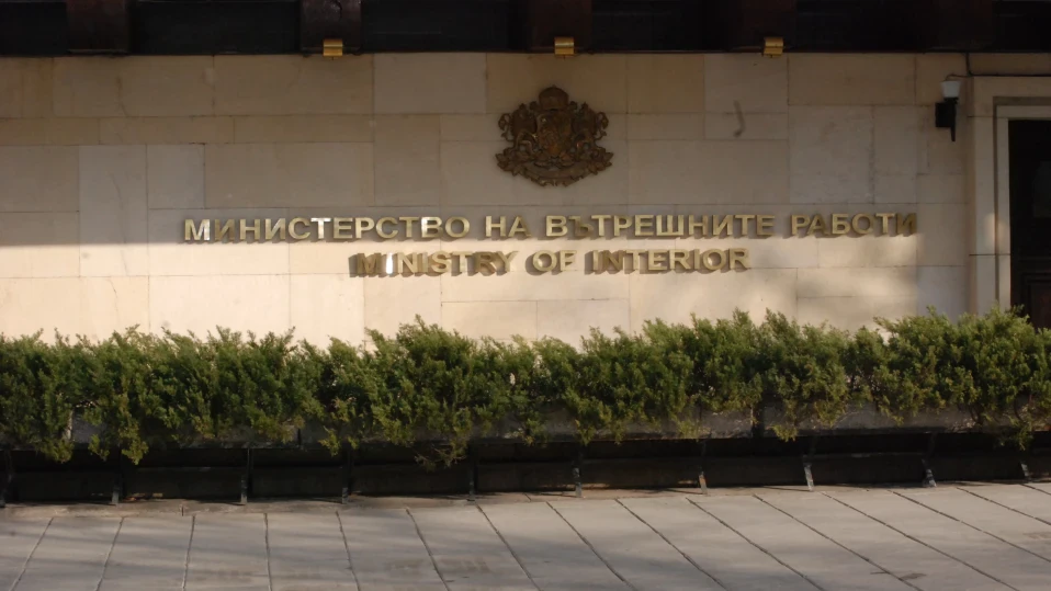 МВР проверява дали полицаи са охранявали ресторант „Осемте джуджета”