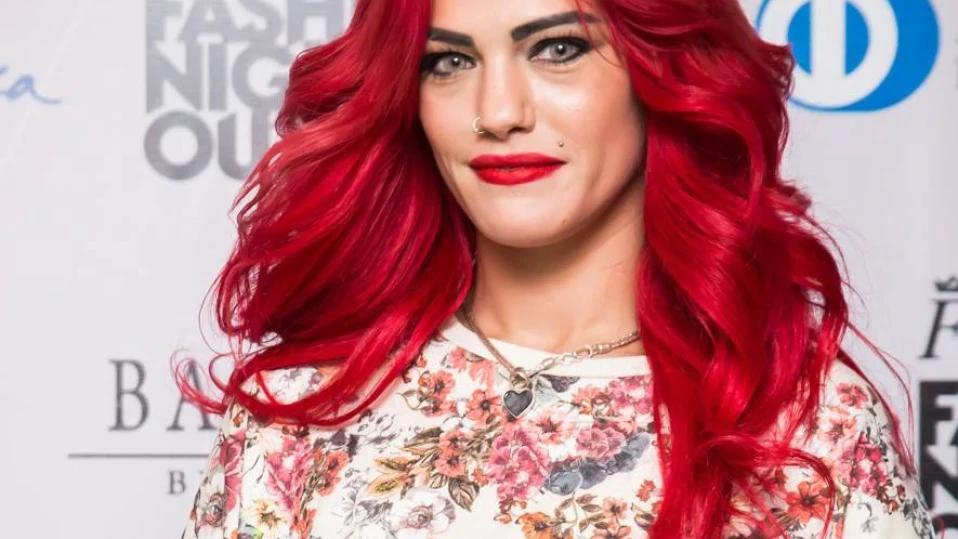 Жана Бергендорф чупила мебели на купон (обзор)