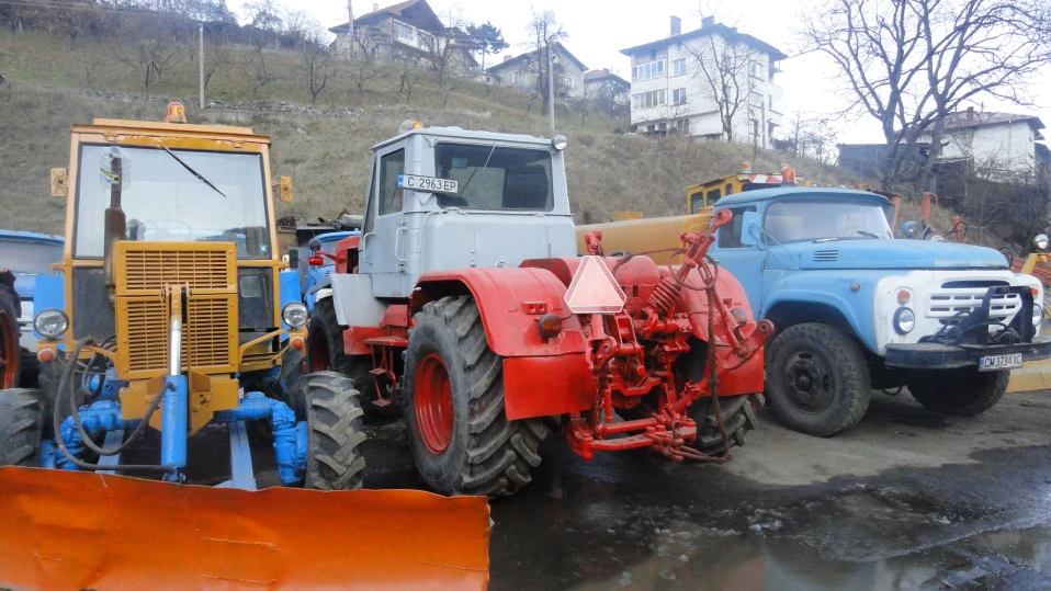 Заради топлото време АПИ спира зимното почистване в ниски райони