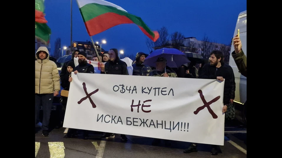 Проблемът с мигрантите е в зародиш - ако не го спрем сега, всичко е загубено