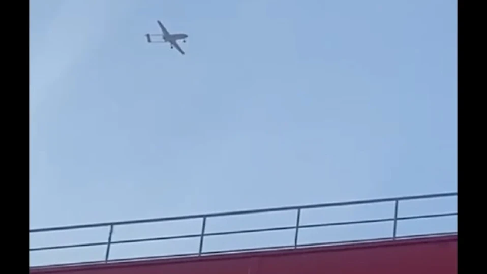 Украински дронове атакуваха цели в Русия, пламна рафинерия на "Роснефт" (ВИДЕО)