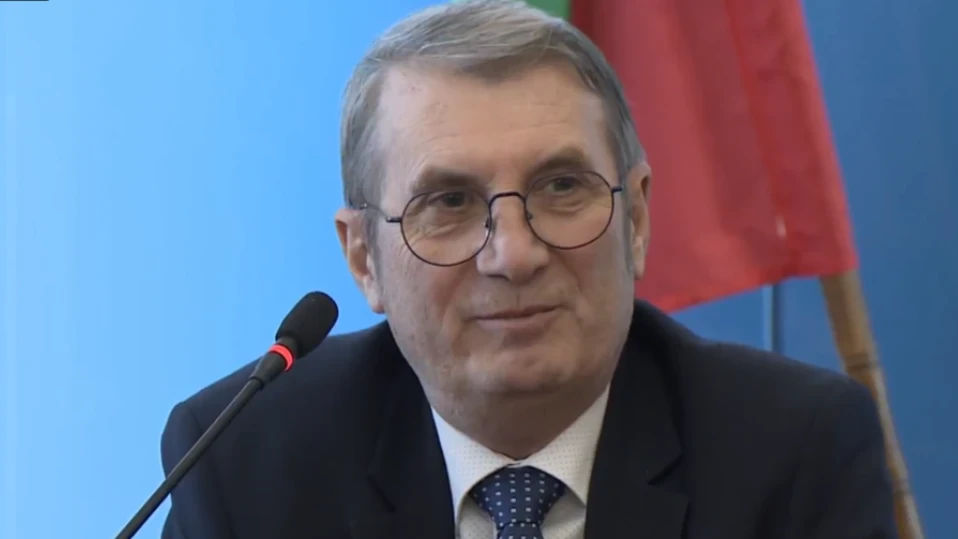 Хинков: Бих настоявал да се промени наредбата, регулираща условията и реда за осигуряване на безплатна храна