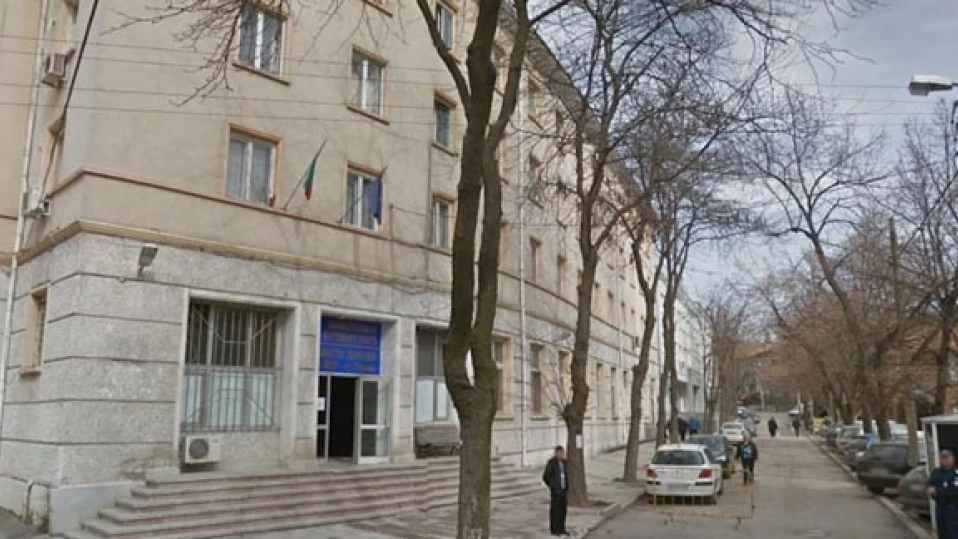 „Нови съседки“ обраха старица в Перник