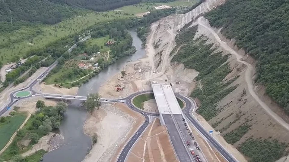 Новият план на Зелените: Да блокират довършването на АМ "Струма" с умрял вълк