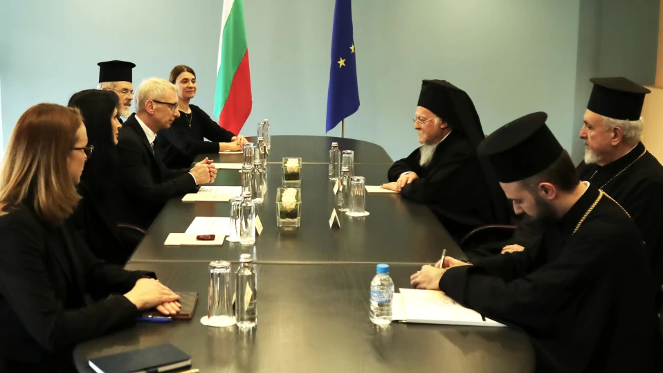 Денков и Мария Габриел проведоха среща с Вселенския патриарх Вартоломей