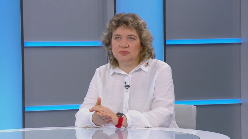 Доц. Наталия Киселова пред "Труд news": Оттегляне на Габриел решава кризата