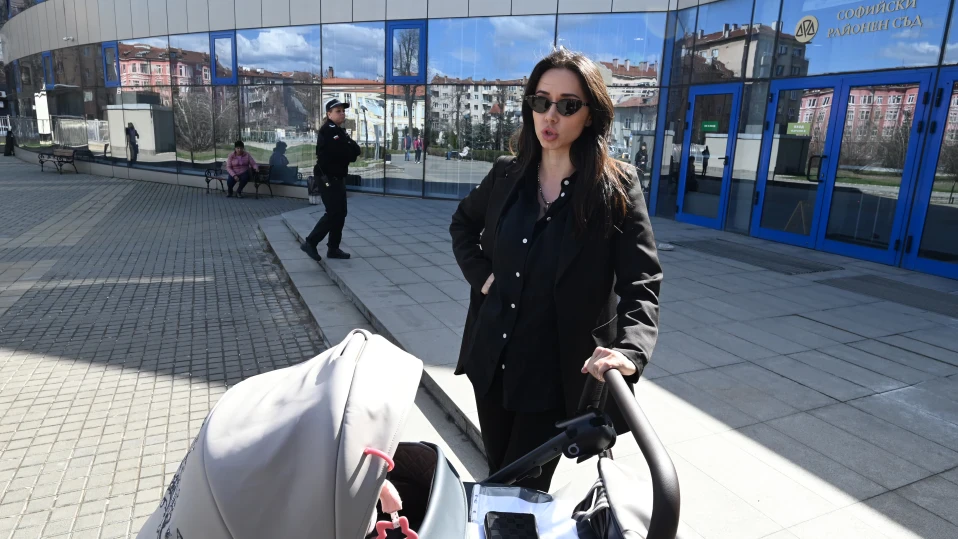Жената на Нотариуса се оплака, че е заплашвана (обзор)