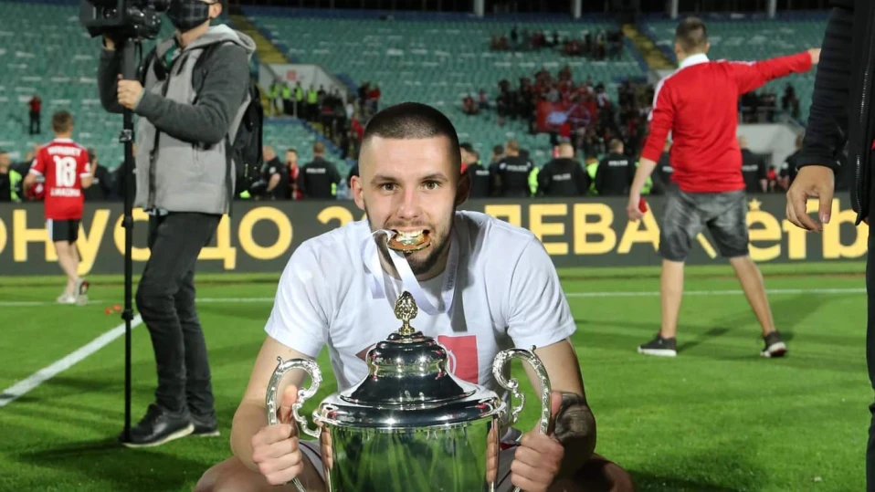 Възможен ли е трансфер на ас на ЦСКА в "Левски"?