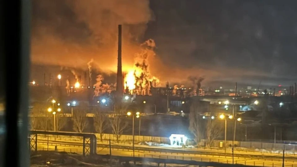 Украйна отново удари с дронове рафинерия в Русия