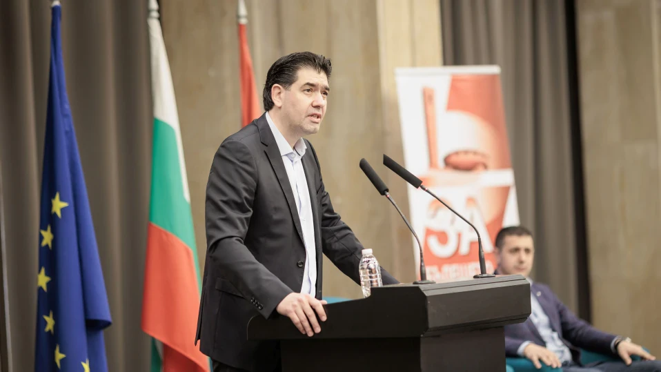 Над 500 социалисти от цялата страна учредиха движение "Бузлуджа" в БСП