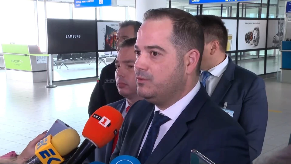 Калин Стоянов: Бях поканен да вляза в кабинета от Кирил Петков