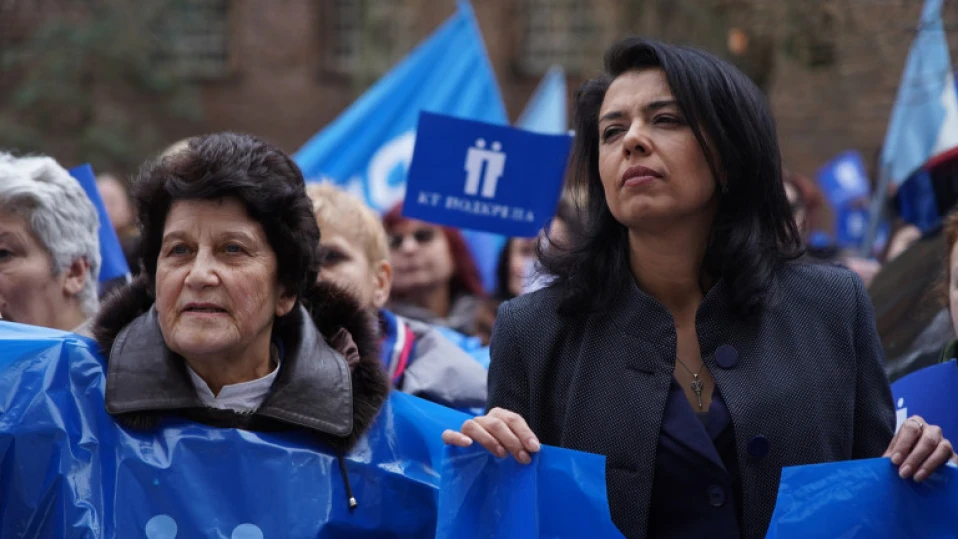 "Подкрепа" и КНСБ пред Столична община: Затваряме яслите!