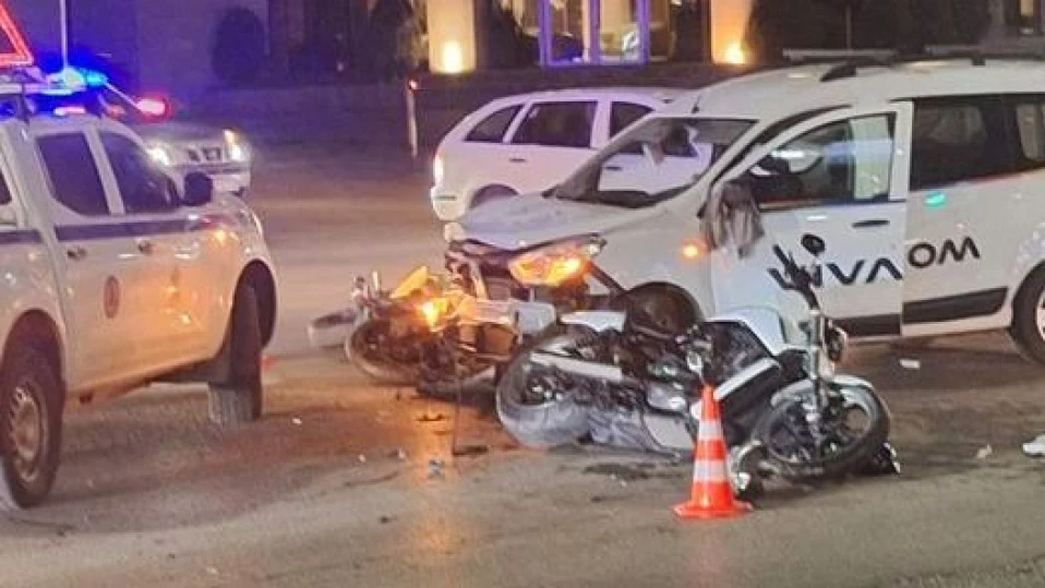 Два мотора и лека кола се сблъскаха в София