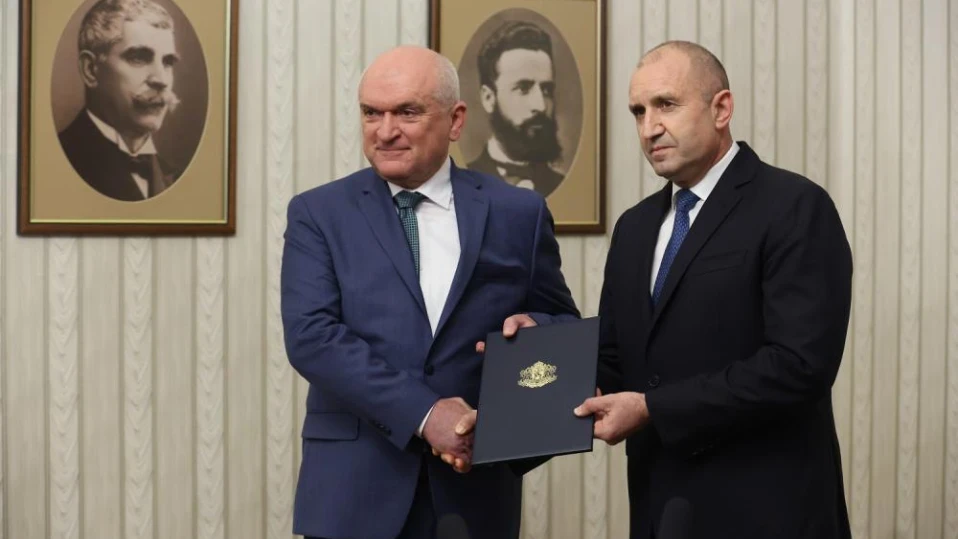 Министри в оставка гледат към служебния кабинет