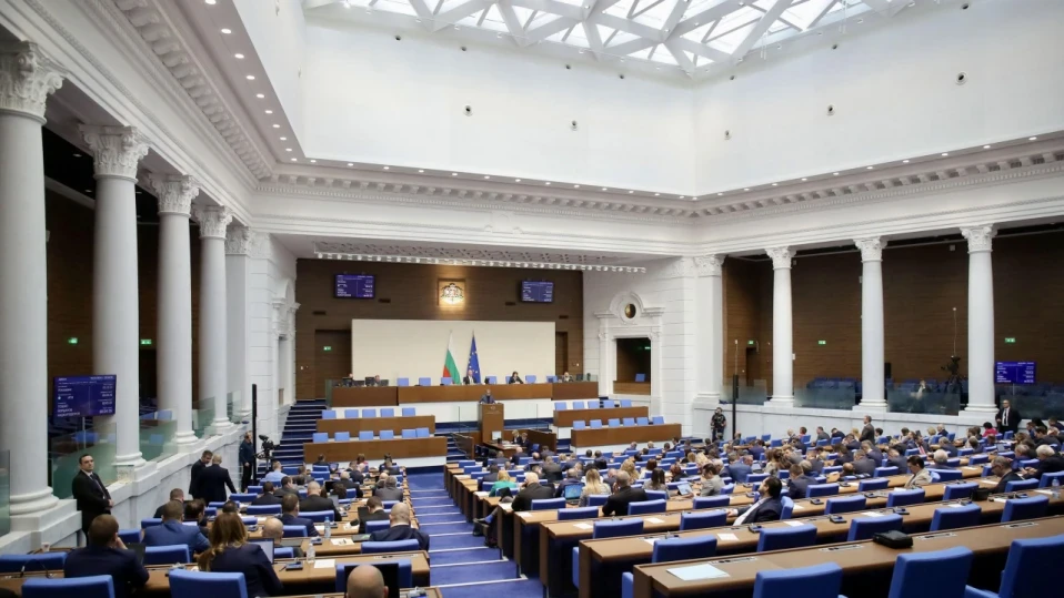 Служебният премиер няма да излиза в отпуск от другата си длъжност, временно ще се прекратяват правомощията му
