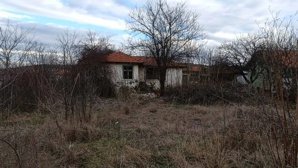 На 13 адреса в Бургаско са регистрирани 130 души