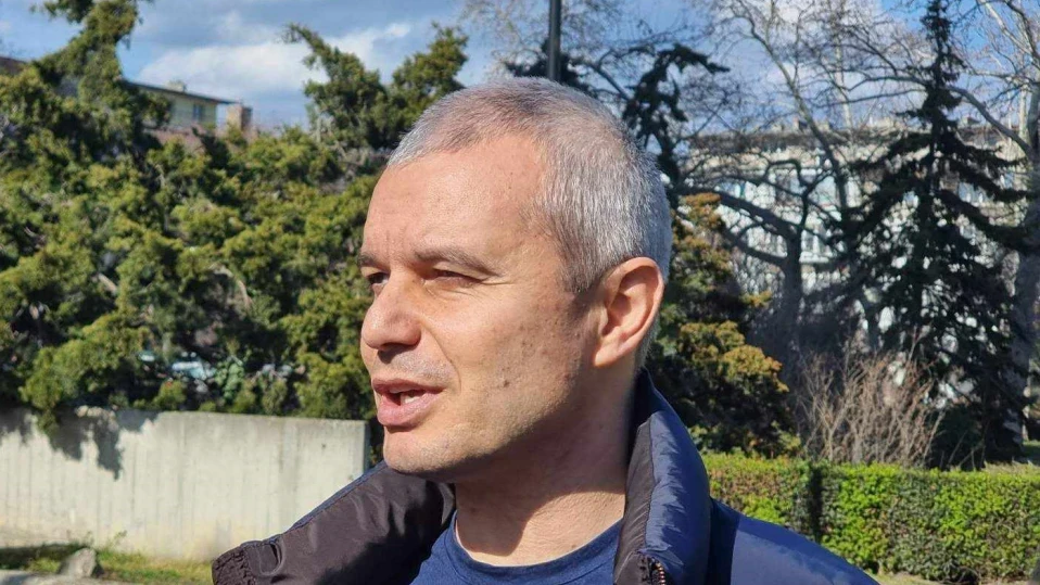 Съдът реши: Костадинов е невинен за всяване на страх и паника в COVID кризата