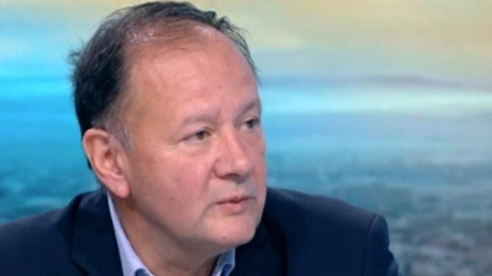 Вътрешните борби обезсилват МВР, смята бившият министър Михаил Миков