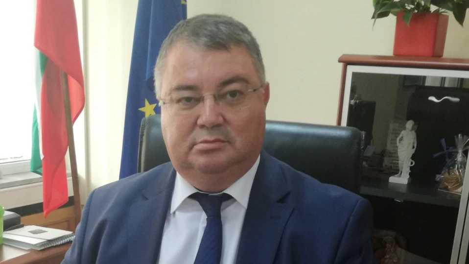 Няма риск за увеличението на пенсиите от 1 юли, увери служебният министър Ивайло Иванов