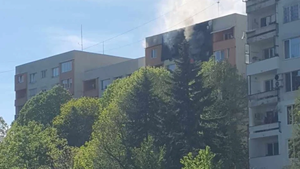 Пожар пламна в блок в столичния квартал „Люлин”