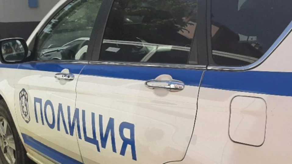 Пиян мъж вилня в заведение, нападнал полицаи и медици