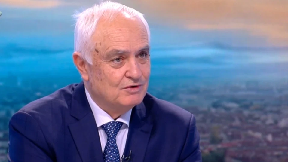 Служебният министър на отбраната: Наборната служба се обсъжда, още няма решение