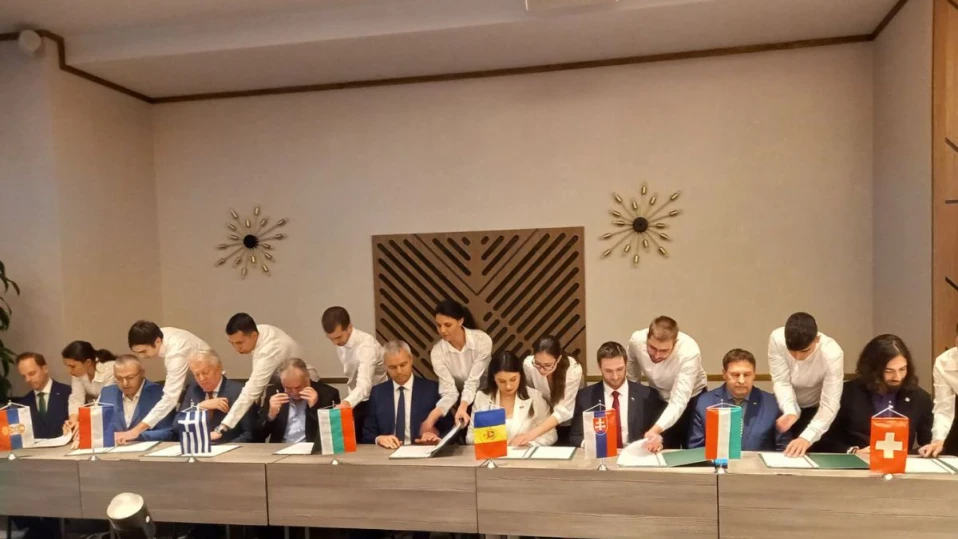 “Възраждане” проведе в София международна конференция  “Новите лидери на Европа”