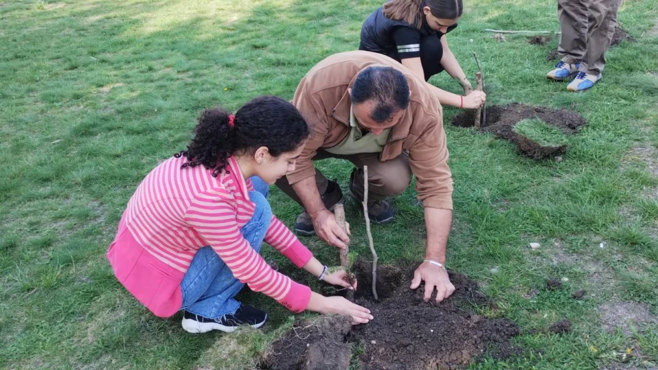 Шуменския детски парламент участва в залесяване