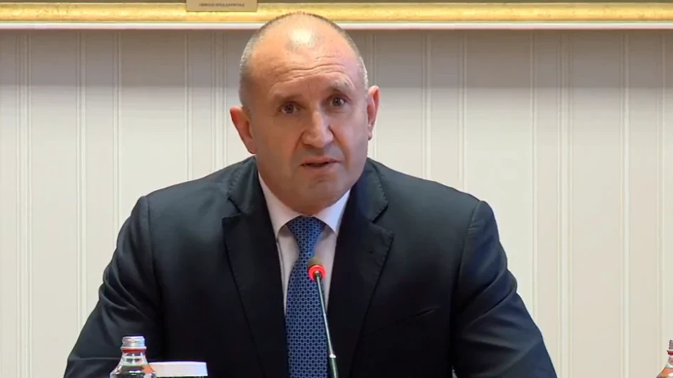 Държавният глава Румен Радев следи със загриженост развитието на конфликта в Близкия Изток