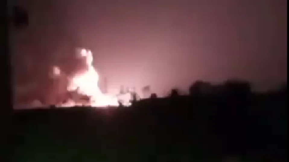 В северната част на Крим са избухнали експлозии, гори пожар (ВИДЕО)