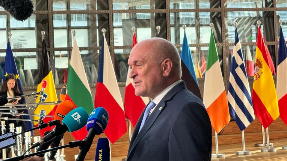 Парламентът няма да гледа вот на недоверие