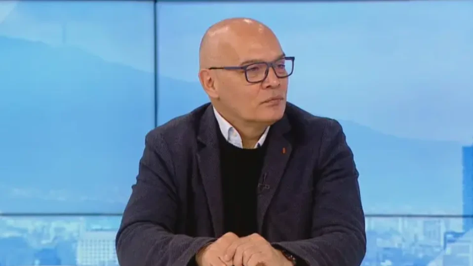 Тихомир Безлов: Има конкуренция между каналджиите за "клиенти"
